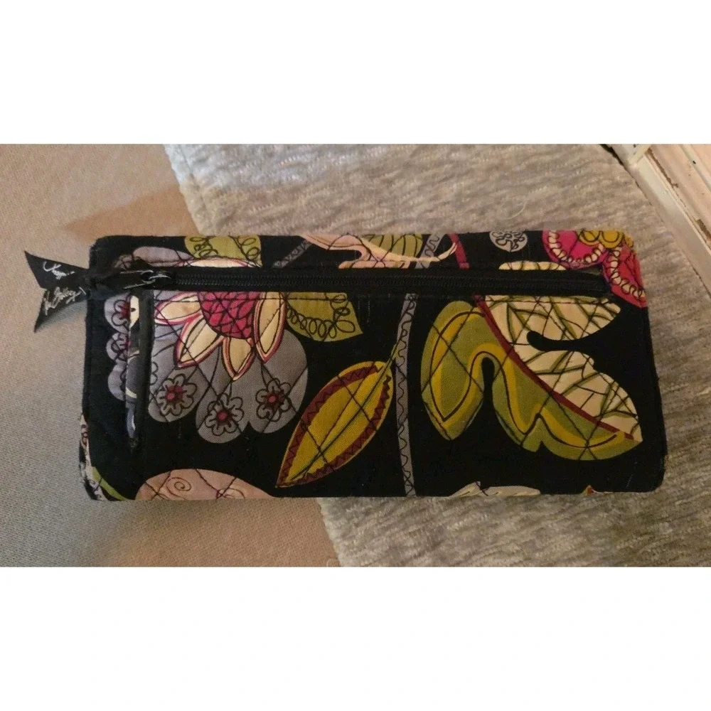 Vera Bradley Moon Blooms Tri-Fold Wallet Magnetic Credit Card ID slots - Picture 8 of 8